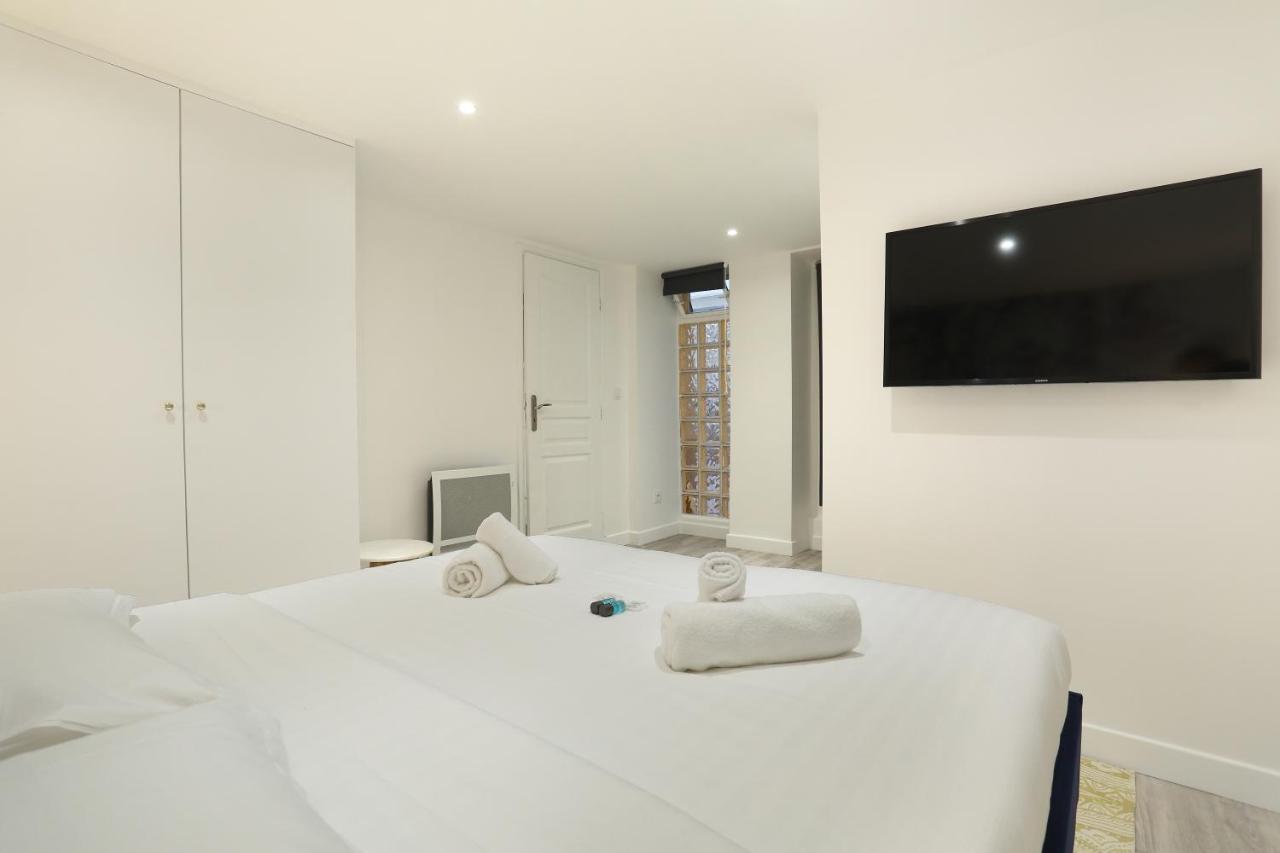 Rent A Room - Apartment St Honore Parijs Buitenkant foto